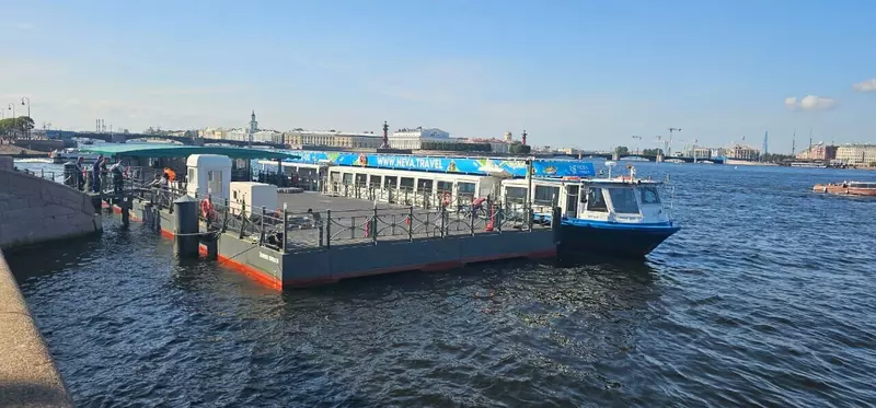 СЗ РОСТР сдал причал для пассажирских судов компании Нева Тревел в Петербурге