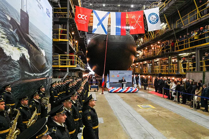 Спущена на воду завершающая серию подводная лодка Якутск проекта 636
