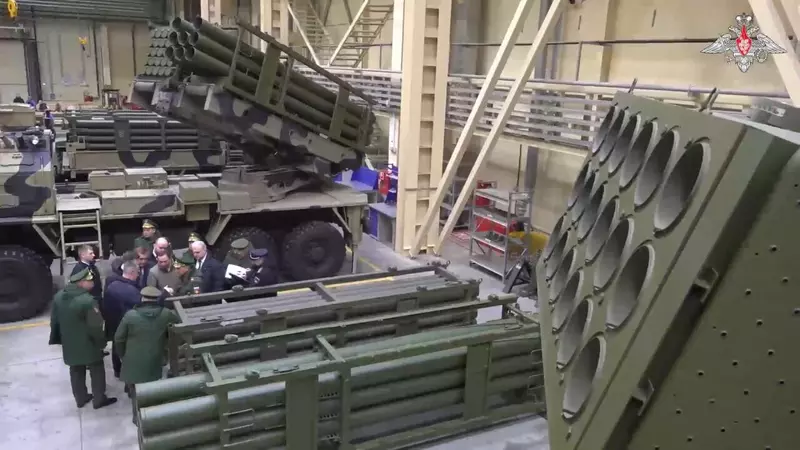 Картинка #2 для публикации «Министерство обороны: Первое изображение новейшей бикалиберной РСЗО Возрождение»