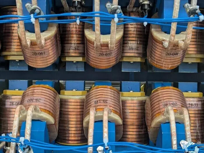 Фото №3 для поста «изобретения: Ученые создали устройство которое поможет разглядеть атомы на синхротроне СКИФ»