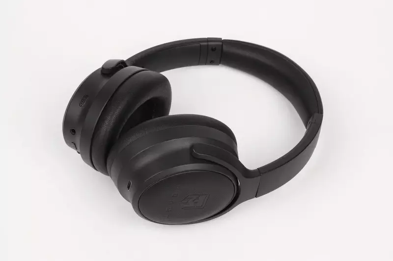 Изображение 1 для статьи «Производство: В Подмосковье запустили производство отечественных наушников Молот»