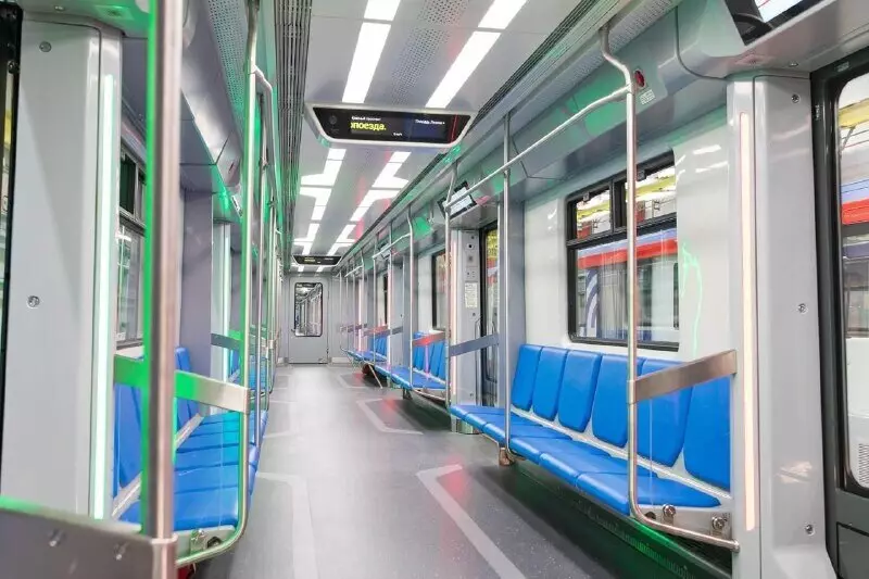 Фото #1 для «Транспорт: С УФ очисткой воздуха и разъёмами ТМХ поставил новые поезда для метро Новосибирска»