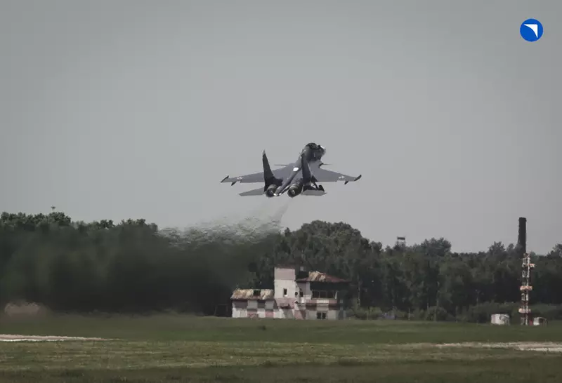 Картинка 4 для «поставка новой техники: Российские авиастроители изготовили и передали Минобороны самолеты Су 30СМ2»