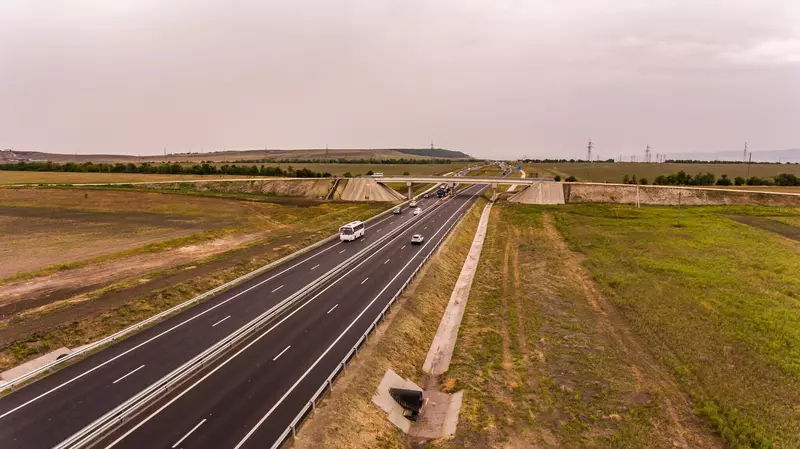 Иллюстрация #3 для поста «дорожное строительство: Тавриде три года с открытия движения по трассе проехало более 13 млн автомобилей»