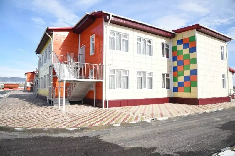 На территории грозненского соединения Росгвардии открыли детский сад на 240 мест