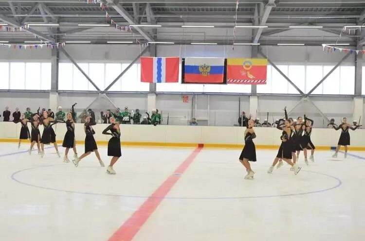 Картинка #2 для «спортивные объекты: В Омской области открылся современный спортивный комплекс с ледовой площадкой»