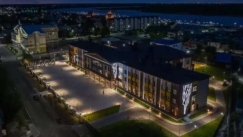 Фото №11 для поста «Новая школа открылась в Тарко Сале»