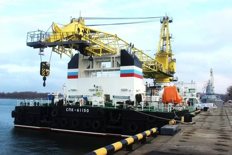 Плавкран СПК 61150 проекта 02690 вошел в состав Балтийского флота