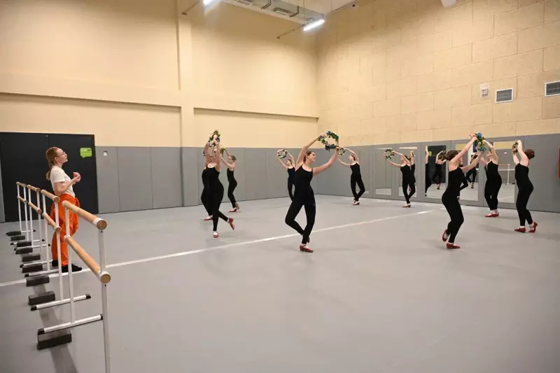 №4 для «В Пермском крае открылся новый корпус Гамовской школы Алгоритм»