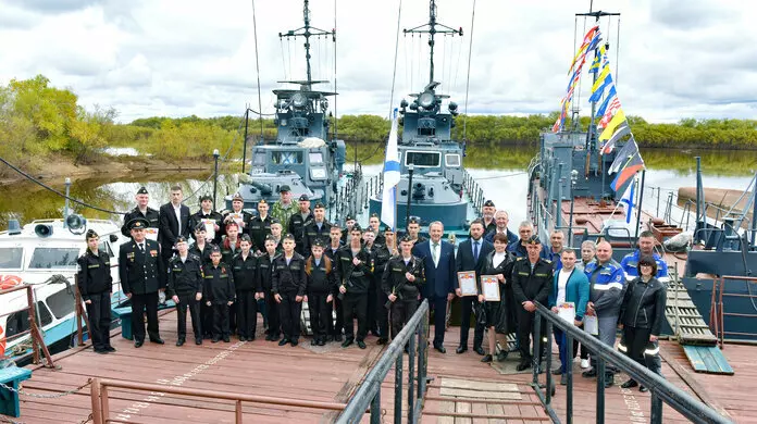 5 для «Детский морской центр Свободного торжественно принял во флотилию катер Бурея»