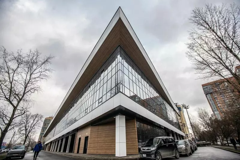 Фото 2 для «спортивные объекты: В Реутове Московской области открыли ФОК с восемью бассейнами»