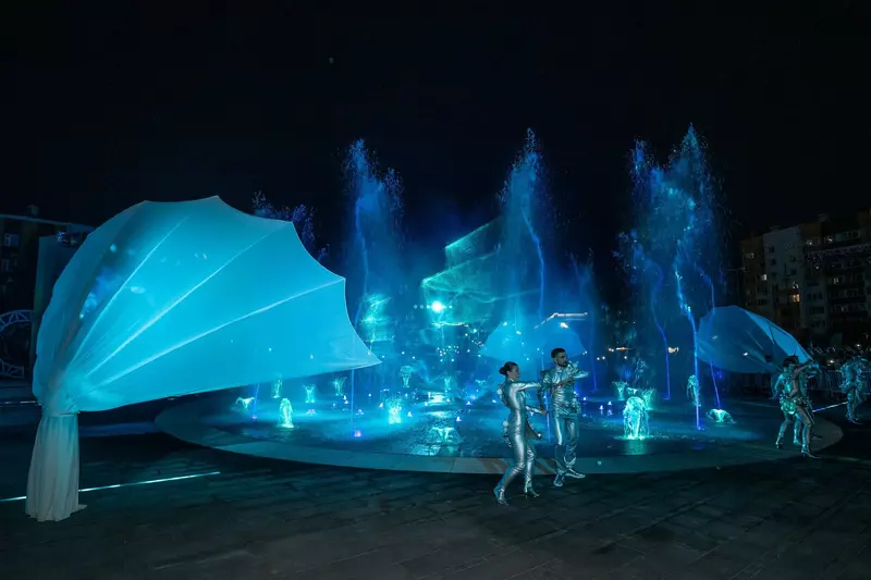 Картинка №12 для статьи «Уникальный светомузыкальный фонтан появился в Новом Уренгое»
