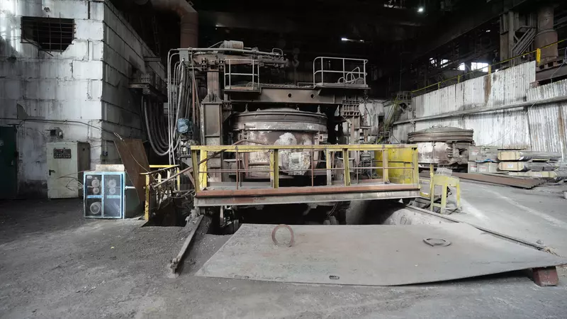 Эта печь восстановлена. Когда дадут электричество, можно начинать плавку