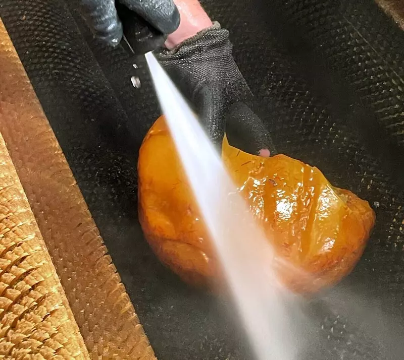 #2 для поста «Янтарный комбинат: В Приморье добыли двухкилограммовый янтарный самородок»