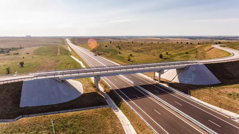 Иллюстрация #6 для ««Таврида»: Тавриде три года с открытия движения по трассе проехало более 13 млн автомобилей»