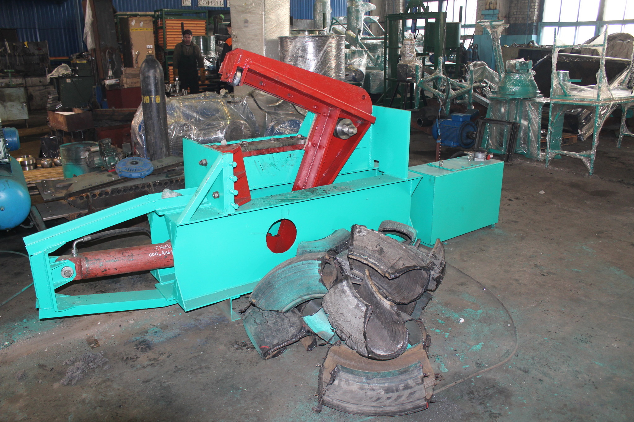 «Гидравлические ножницы для резки шин, покрышек.» - Сделано у нас