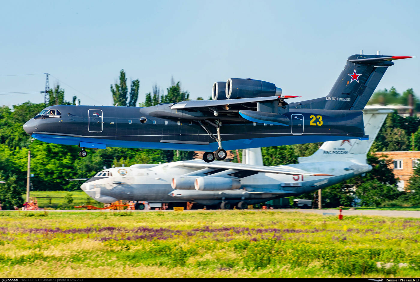 Самолет пс 5. Бе-200 самолет. Бе-200 авиации ВМФ России. Бе-200 гидросамолёт. Амфибия бе 200.