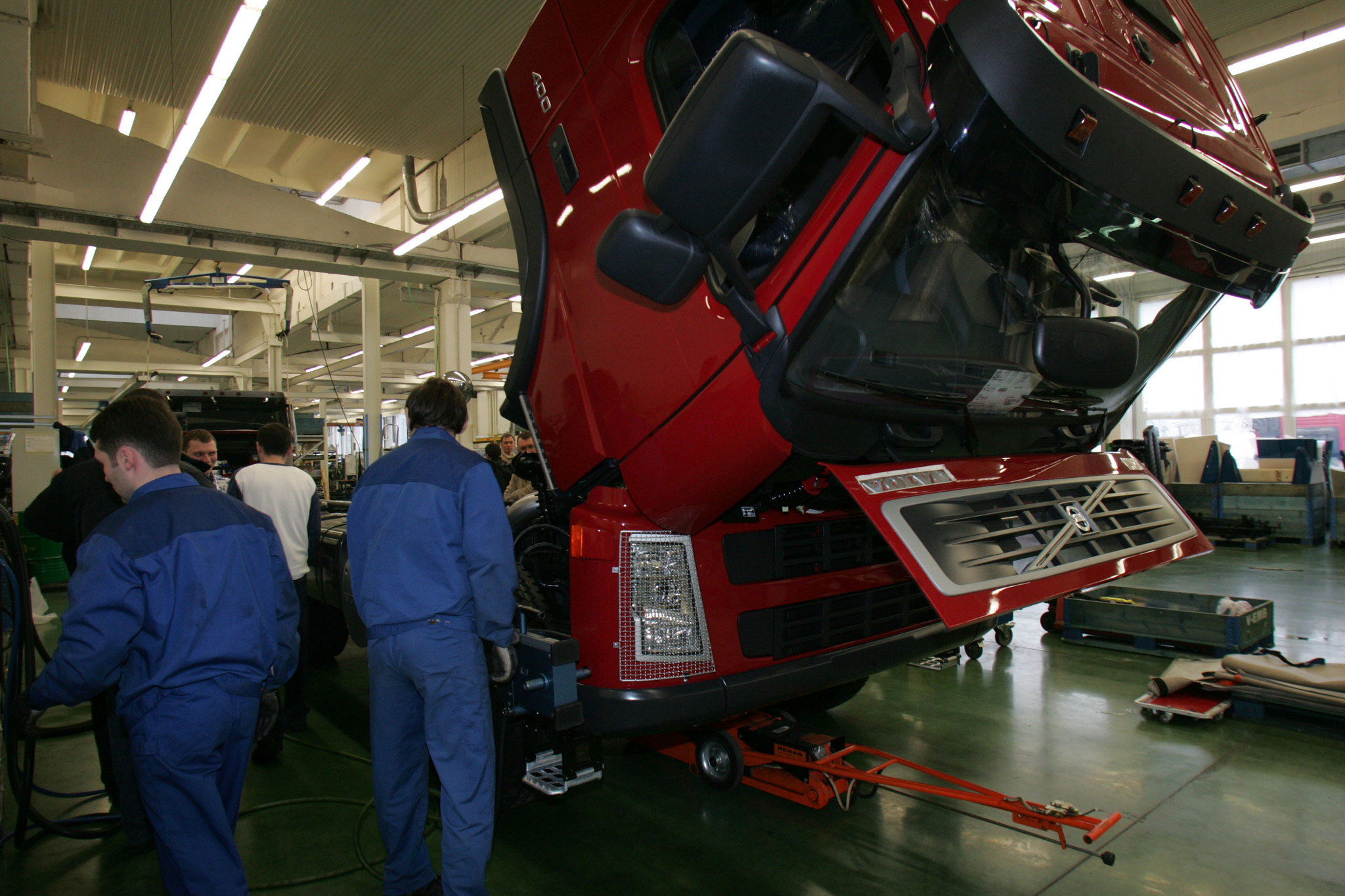 «Volvo Group открыла в Калуге завод по выпуску кабин для грузовиков ...