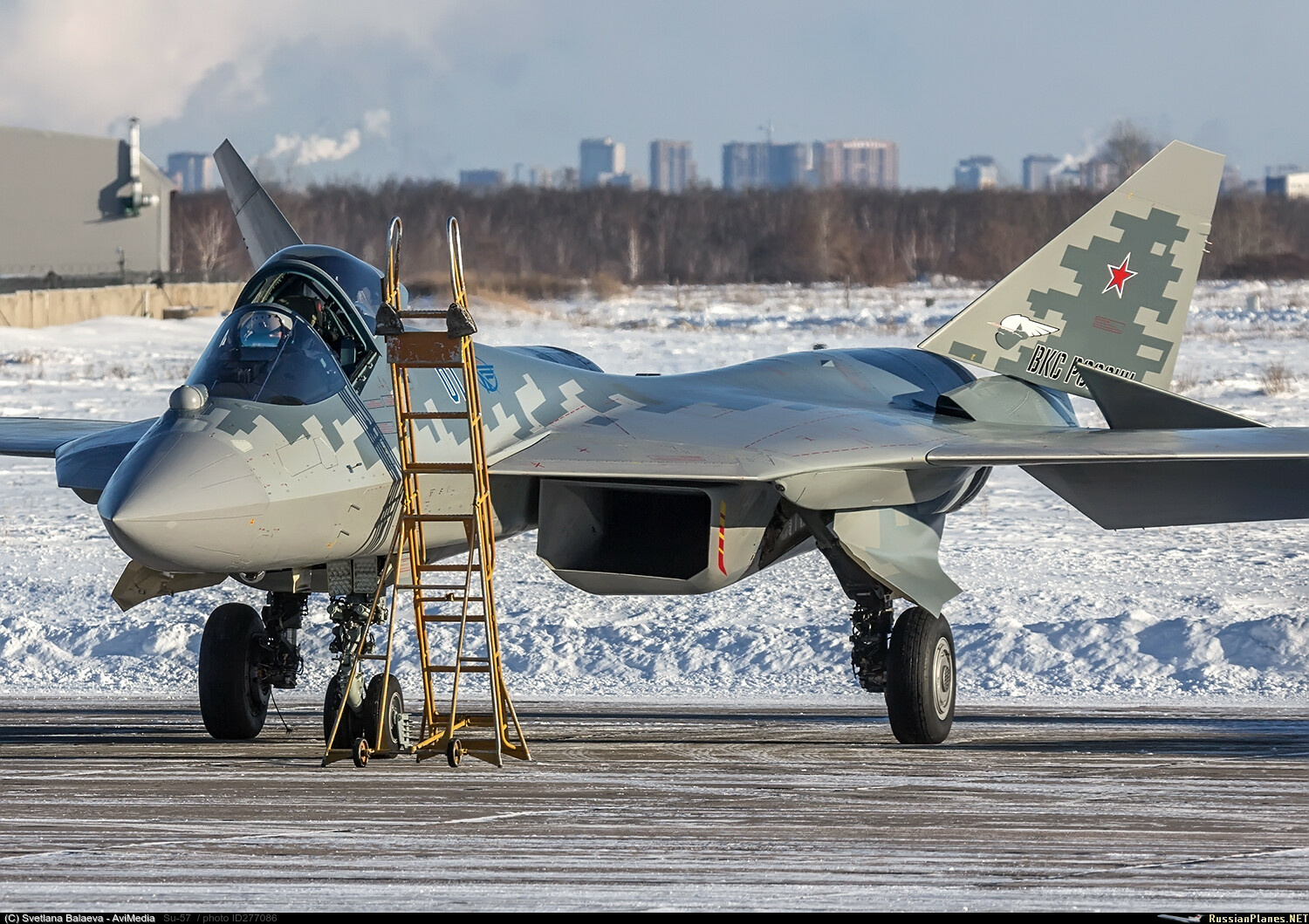 Самолеты нового поколения. Пак фа Су 57. Истребитель пятого поколения Су 57. Су-57 реактивный самолёт. Пак фа т-50 Су-57.