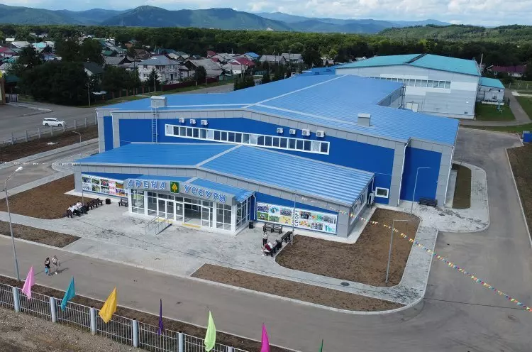 Картинка №1 для новости «Спортивные объекты: Первый сельский спортивный кластер создали в приморской Чугуевке по нацпроекту»