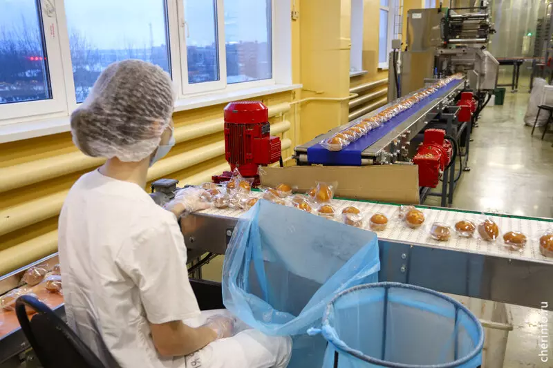 Картинка #2 для «пищевая промышленность: В Череповце открылась самая большая в стране линия по производству кексов маффины»