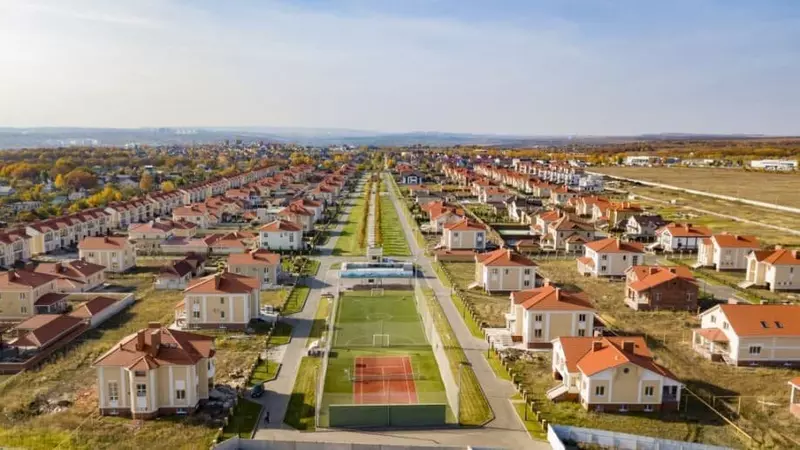 Портфель строящегося в России жилья превысил 110 млн кв