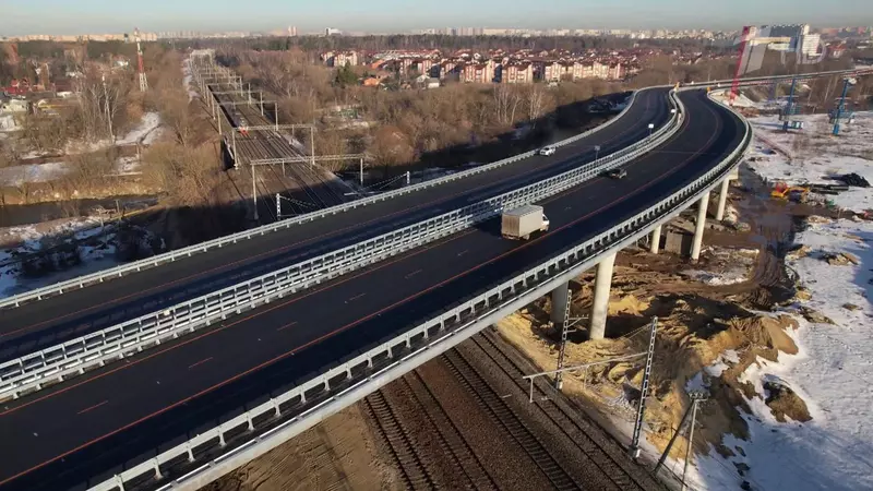 4 для поста «Новый участок Южно Лыткаринской автодороги введён в эксплуатацию в Подмосковье»