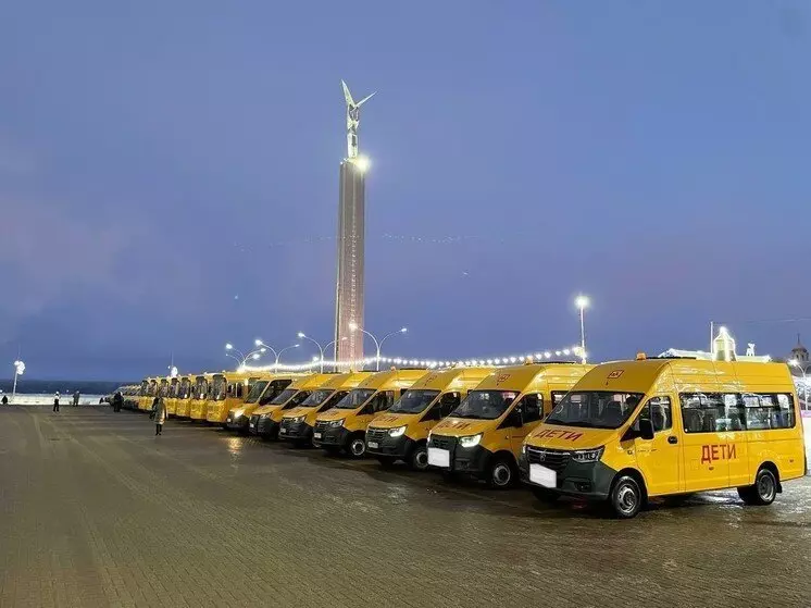 В регионы России для перевозки школьников поступили новые автобусы