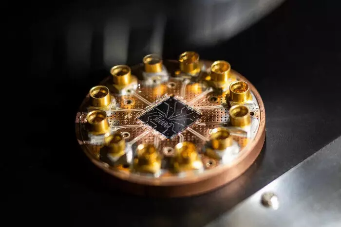 В МФТИ впервые запустили отечественный 12 кубитный квантовый процессор на базе сверхпроводников
