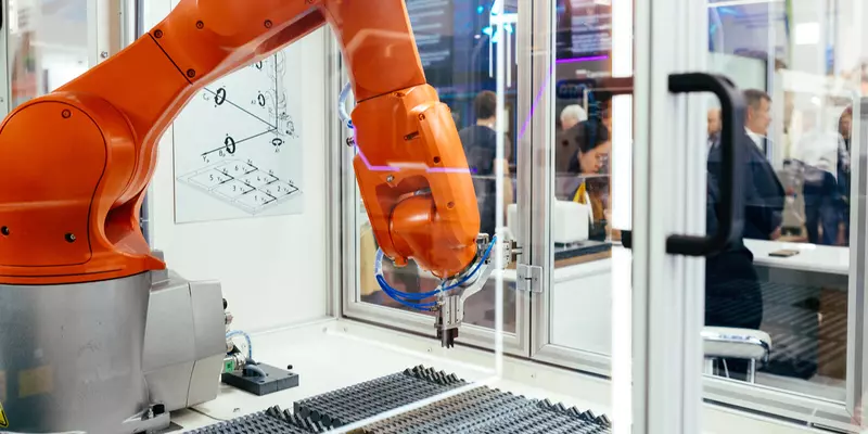 #1 для новости «Производство: Московский завод разработал станок для автоматизации алмазного шлифования твердосплавных пластин»