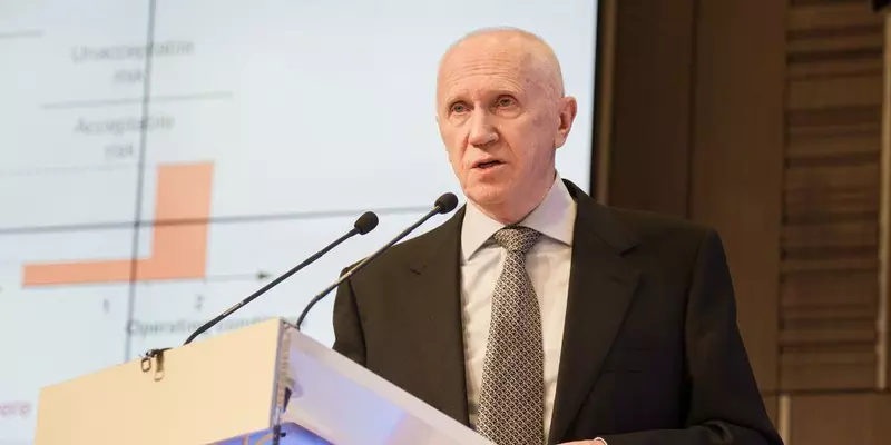 Адамов Евгений Олегович