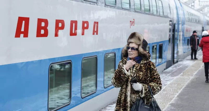 Между Москвой и Санкт Петербургом запустили новый двухэтажный поезд Аврора