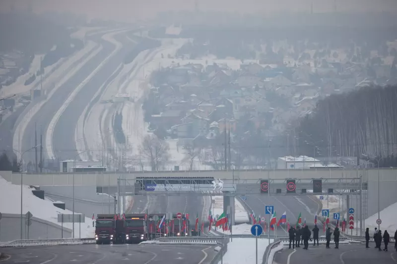 Картинка №3 для «дорожное строительство: В Казани открыли платный отрезок Вознесенского тракта»