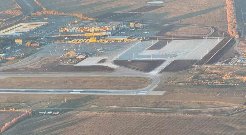 Фото #1 для поста «Авиация: В аэропорту Казани официально открыли перрон для 33 самолетов»