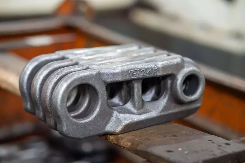 Изображение 4 для новости «гусеницы : Южноуральское предприятие запустило производство премиальной линейки гусениц»