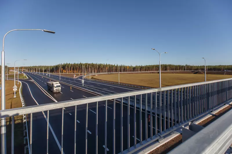 Иллюстрация 5 для «Движение по новому 20 километровому участку трассы Скандинавия запустили на год раньше срока»
