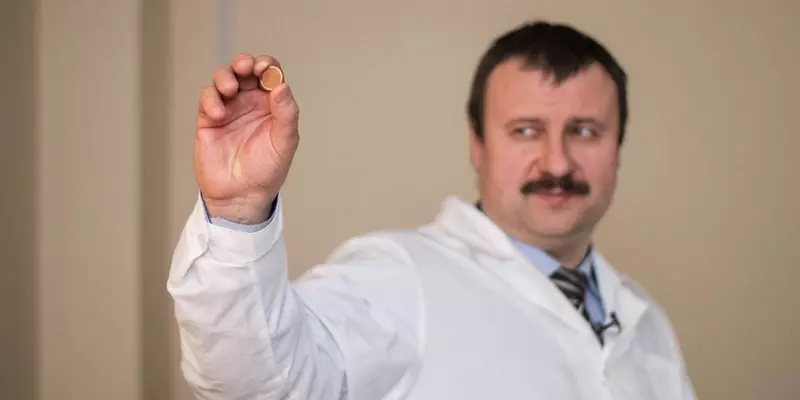 Картинка #1 для «Перспективные разработки: Учёные из НЦФМ создали образец фотонного процессора с производительностью близкой к рекордной»