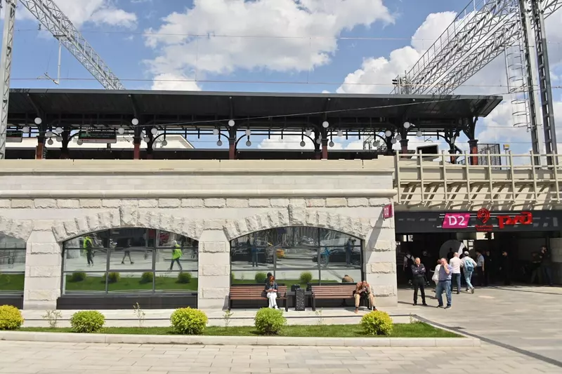 Фото 2 для публикации «спецтехника и логистика: В Москве завершена реконструкция Площади трёх вокзалов»