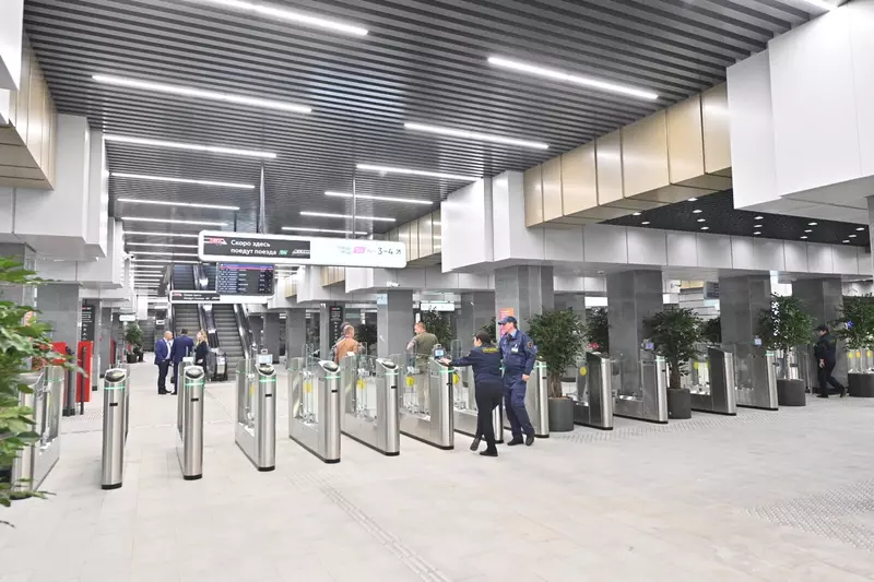 Фото #4 для статьи «Москва: В Москве завершена реконструкция Площади трёх вокзалов»