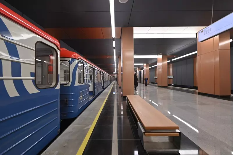 Фото #10 для «В Москве открыли самую северную станцию метро Физтех а также Яхромскую и Лианозово»