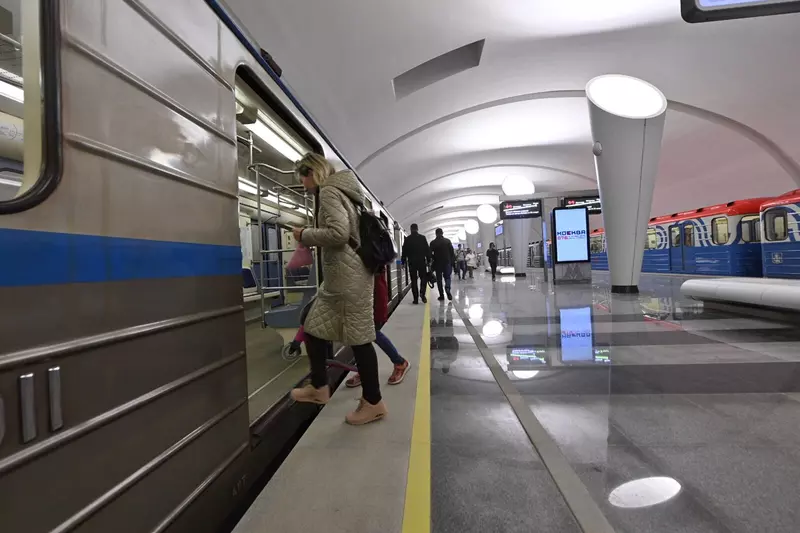 Картинка #16 для новости «В Москве открыли самую северную станцию метро Физтех а также Яхромскую и Лианозово»