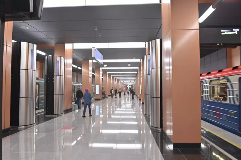 №7 для поста «В Москве открыли самую северную станцию метро Физтех а также Яхромскую и Лианозово»