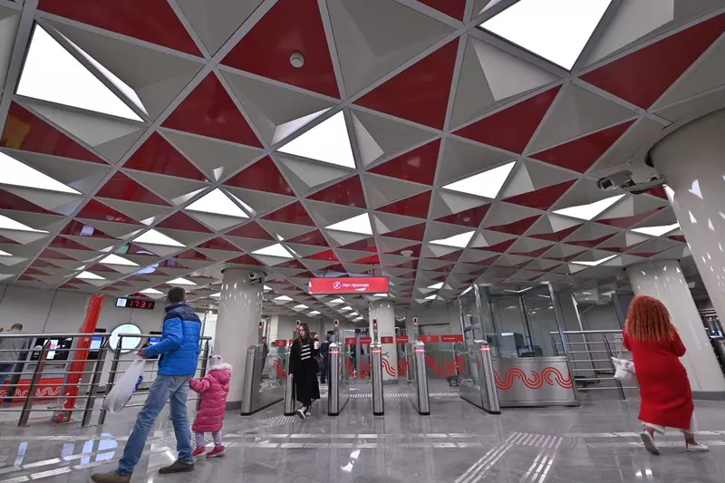Изображение 5 для новости «В Москве открыли самую северную станцию метро Физтех а также Яхромскую и Лианозово»