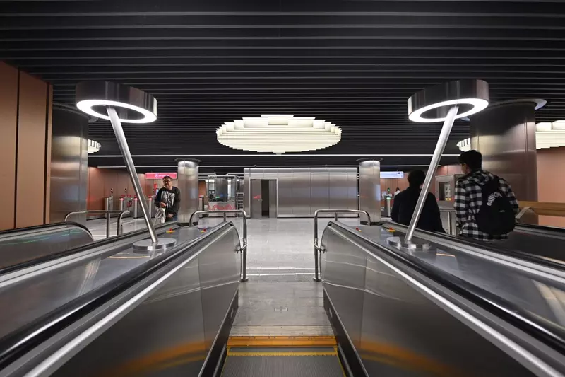 №6 для поста «В Москве открыли самую северную станцию метро Физтех а также Яхромскую и Лианозово»