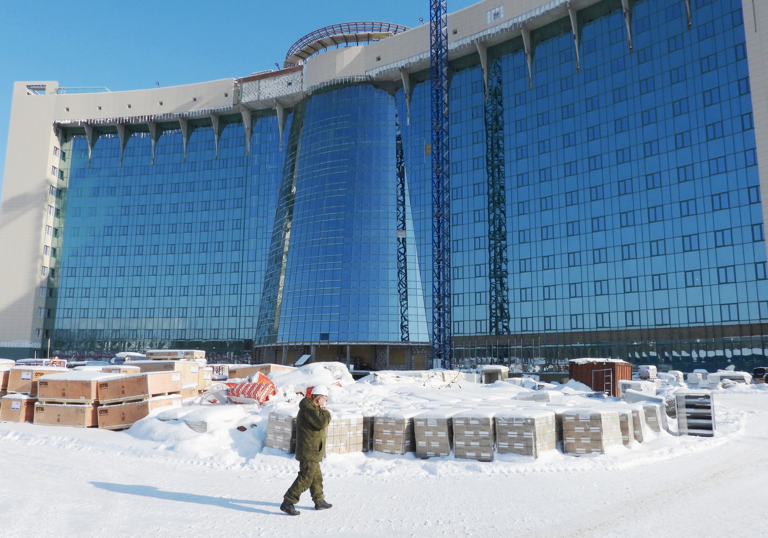 Окружная больница нижневартовск. Центральная Окружная больница Нижневартовск. Больница долгострой Нижневартовск. Окружная больница Нижневартовск новая. Нижневартовская больница стройка.