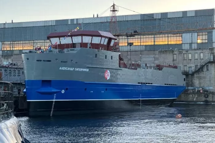 На Онежском ССЗ спущен на воду краболов Александр Сапожников проекта 5712