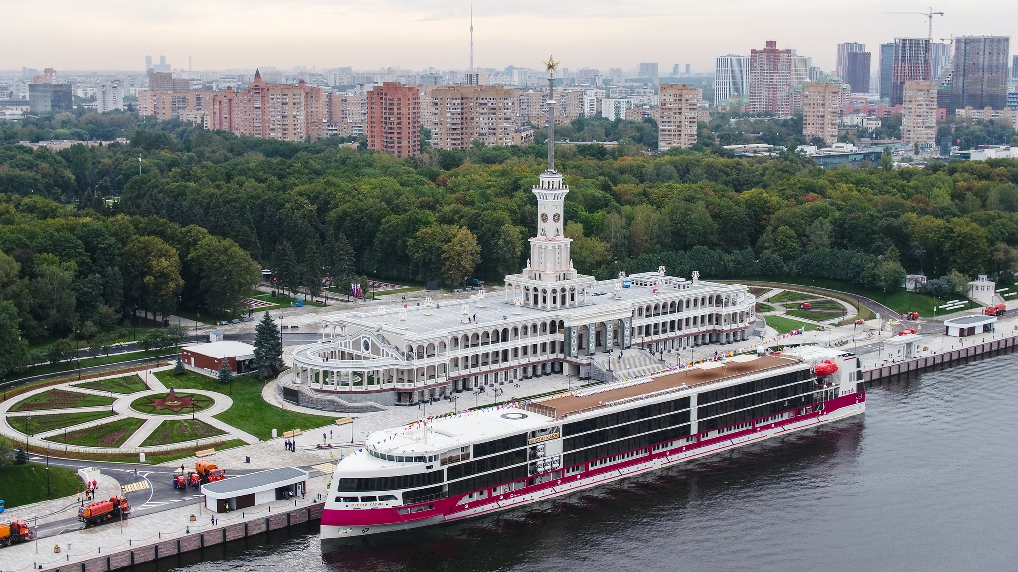 Северный Речной вокзал Москва
