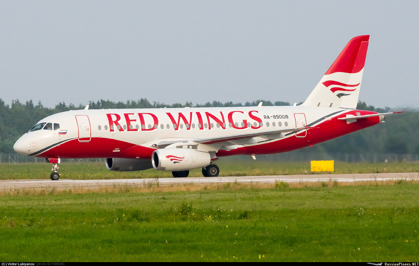 Рейсы авиакомпании red wings. Ред Вингс самолеты авиакомпании. Su95 Red Wings. Su95 самолет Red Wings. Самолет в Турцию ред Вингс.