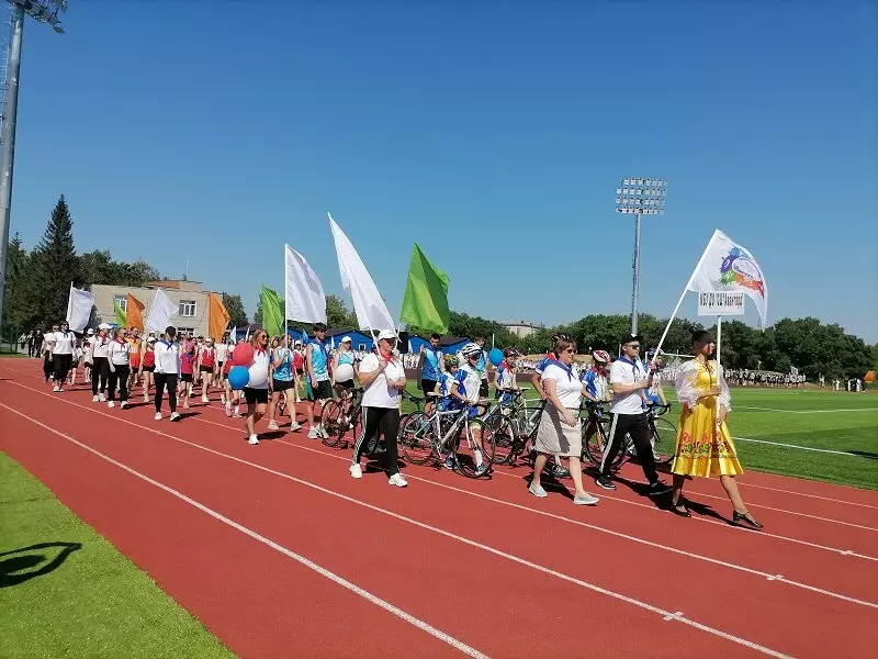 Картинка №3 для «реконструкция: В Бердске после реконструкции открыли стадион Авангард»