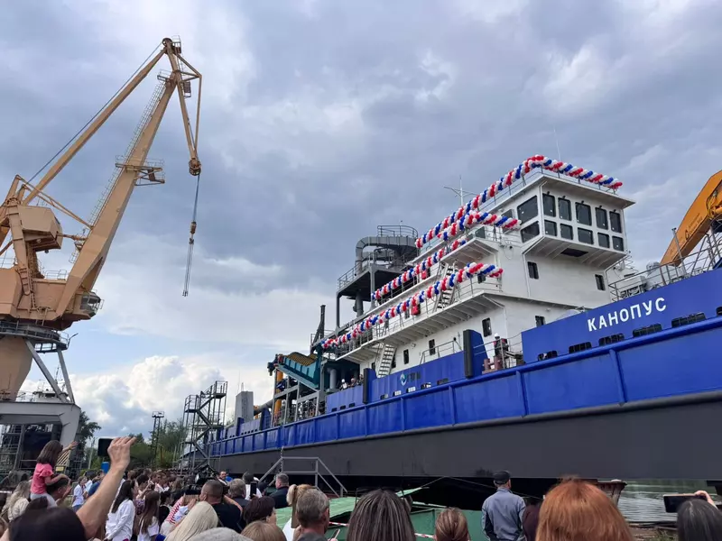 2 для поста «Нефтефлот: На СЗ Нефтефлот спущен на воду земснаряд Канопус проекта Ц480М2рД»